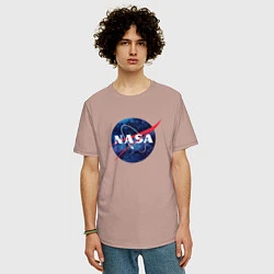 Футболка оверсайз мужская NASA: Cosmic Logo, цвет: пыльно-розовый — фото 2