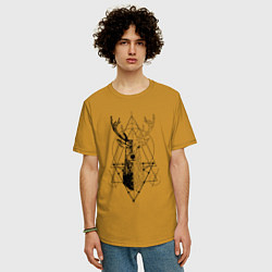 Футболка оверсайз мужская Polygonal deer, цвет: горчичный — фото 2