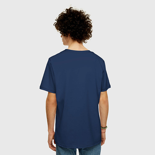 Мужская футболка оверсайз Новогодний бычок с подарком / Тёмно-синий – фото 4