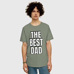 Футболка оверсайз мужская The best dad белая надпись с тенью, цвет: авокадо — фото 2