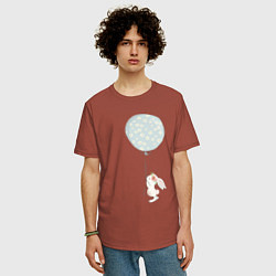 Футболка оверсайз мужская Милый кролик с шариком в цветочек, цвет: кирпичный — фото 2