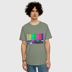 Футболка оверсайз мужская Разноцветные полосы в телевизоре, цвет: авокадо — фото 2