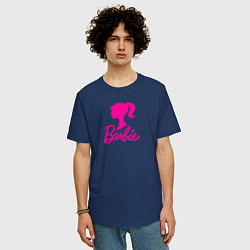 Футболка оверсайз мужская Розовый логотип Барби, цвет: тёмно-синий — фото 2