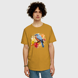 Футболка оверсайз мужская Птичка и осенние листья, цвет: горчичный — фото 2