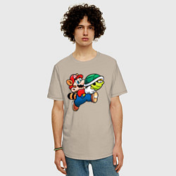 Футболка оверсайз мужская Марио несёт черепашку, цвет: миндальный — фото 2