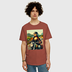 Футболка оверсайз мужская Mona Lisa on a motorcycle - ai art, цвет: кирпичный — фото 2
