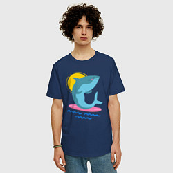 Футболка оверсайз мужская Акула серфит, цвет: тёмно-синий — фото 2