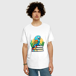 Футболка оверсайз мужская Попугай на стопке книг, цвет: белый — фото 2
