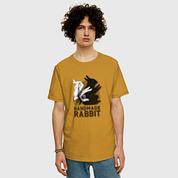 Футболка оверсайз мужская Кролик ручной работы, цвет: горчичный — фото 2