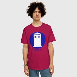 Футболка оверсайз мужская Tardis police, цвет: маджента — фото 2