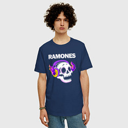 Футболка оверсайз мужская Ramones - неоновый череп, цвет: тёмно-синий — фото 2