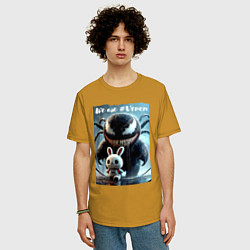 Футболка оверсайз мужская Мультяшный Веном присмотрел себе кролика - мем, цвет: горчичный — фото 2