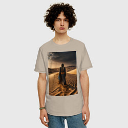 Футболка оверсайз мужская В пустыне вечером, цвет: миндальный — фото 2