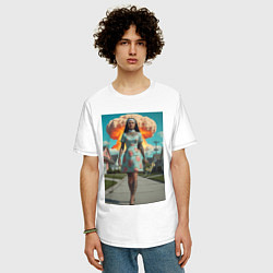 Футболка оверсайз мужская Девушка в костюме монашки уходит от взрыва, цвет: белый — фото 2