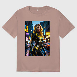 Мужская футболка оверсайз Черная Канарейка на улице города