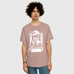Футболка оверсайз мужская Верблюды под луной у замка Челябинск, цвет: пыльно-розовый — фото 2