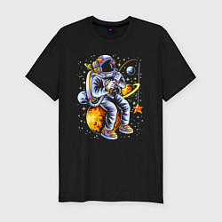 Футболка slim-fit Космонавт, сидящий на луне с удочкой An astronaut, цвет: черный