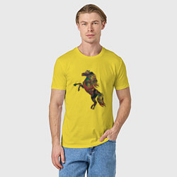 Футболка хлопковая мужская Лошадь из линий, цвет: желтый — фото 2