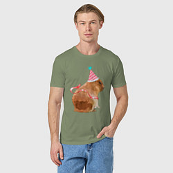 Футболка хлопковая мужская Праздничная капибара, цвет: авокадо — фото 2