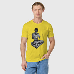 Футболка хлопковая мужская DJ Bruce Lee, цвет: желтый — фото 2