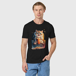 Футболка хлопковая мужская Веселый котик с попкорном, цвет: черный — фото 2