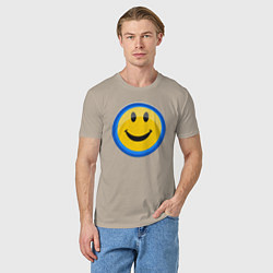 Футболка хлопковая мужская Смайлик улыбающийся эмодзи, цвет: миндальный — фото 2