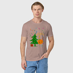 Футболка хлопковая мужская Новогодняя мандаринка, цвет: пыльно-розовый — фото 2