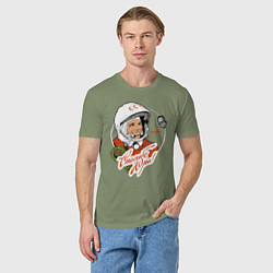Футболка хлопковая мужская Юрий Гагарин - первый космонавт, цвет: авокадо — фото 2
