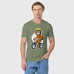 Футболка хлопковая мужская Обезьяна на велосипеде, цвет: авокадо — фото 2