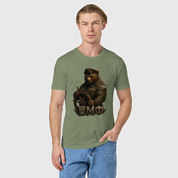 Футболка хлопковая мужская ВМФ медведь за штурвалом, цвет: авокадо — фото 2