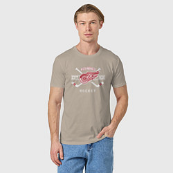 Футболка хлопковая мужская Detroit Red Wings: Est.1926, цвет: миндальный — фото 2