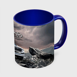 Кружка 3D Toyota Land Cruiser 200 среди скал, цвет: 3D-белый + синий