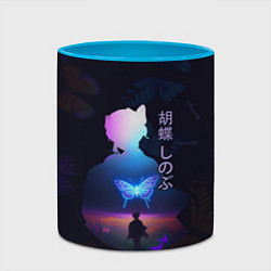 Кружка 3D Силуэт Шинобу Кочо на поле и светящаяся бабочка, цвет: 3D-белый + небесно-голубой — фото 2