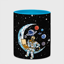 Кружка 3D Skeleton astronaut eats pizza while sitting on the, цвет: 3D-белый + небесно-голубой — фото 2