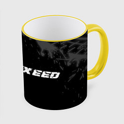 Кружка цветная Exeed speed на темном фоне со следами шин: надпись