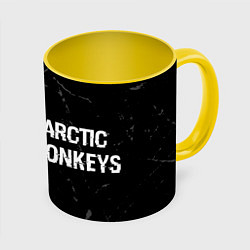 Кружка 3D Arctic Monkeys glitch на темном фоне по-горизонтал, цвет: 3D-белый + желтый