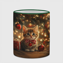 Кружка 3D Новогодний милый котенок под елкой, цвет: 3D-зеленый кант — фото 2