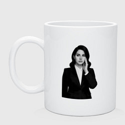 Кружка керамическая Lana Del Rey в деловом костюме, цвет: белый