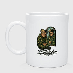 Кружка керамическая XXXTentacion сидит у зеркала, цвет: белый
