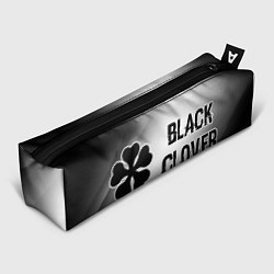 Пенал Black Clover glitch на светлом фоне: надпись и сим