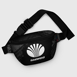 Поясная сумка Daewoo speed на темном фоне со следами шин, цвет: 3D-принт — фото 2
