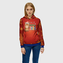 Толстовка-худи женская Новогодняя лошадка 2026 на красном фоне, цвет: 3D-синий — фото 2