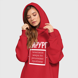 Женское худи-платье Хирург чемпион мира, цвет: красный — фото 2