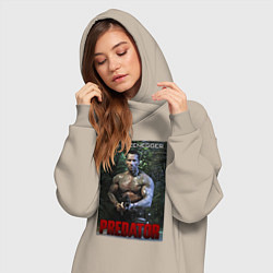 Женское худи-платье Арнольд Шварценеггер - хищник, цвет: миндальный — фото 2