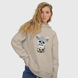 Толстовка оверсайз женская Футбол - Снежный Леопард, цвет: миндальный — фото 2