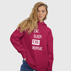 Толстовка оверсайз женская Eat Sleep EXO Repeat, цвет: маджента — фото 2