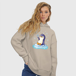 Толстовка оверсайз женская Пингвин на льдине, цвет: миндальный — фото 2