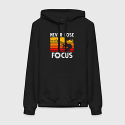 Толстовка-худи хлопковая женская Never lose focus, цвет: черный