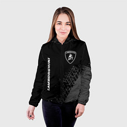 Куртка с капюшоном женская Lamborghini speed на темном фоне со следами шин ве, цвет: 3D-черный — фото 2