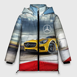 Женская зимняя куртка Mercedes AMG V8 Biturbo на трассе